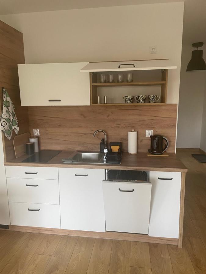 Apartament Kuba Na Spokojnej วีสวา ภายนอก รูปภาพ