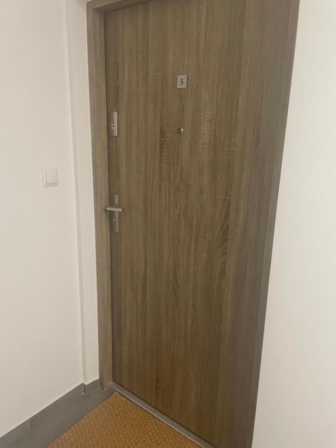 Apartament Kuba Na Spokojnej วีสวา ภายนอก รูปภาพ